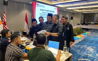 Pembacaan Hasil Akhir Rekapitulasi dan Penghitungan Suara Tingkat Provinsi, Bawaslu Kaltim Tetap Awasi Rapat Pleno Tingkat Provinsi Hari Terakhir  