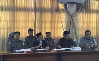 Bawaslu Kaltim Hadiri Penyampaian Verifikasi Administrasi Dokumen Persyaratan Keanggotaan Partai Politik Oleh KPU Provinsi Kepada KPU RI