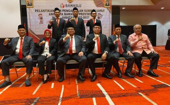 3 Anggota Bawaslu Kalimantan Timur Dilantik dan Diambil Sumpah/ Janji untuk Masa Jabatan 2022- 2027