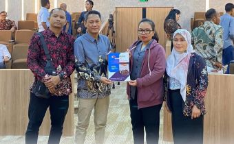 Bawaslu Kaltim Menyerahkan Laporan Akhir Divisi Hukum dan Penyelesaian Sengketa Dalam Pemilihan Serentak Tahun 2024