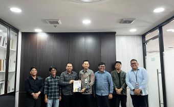 Galeh Akbar Tanjung Dampingi Bawaslu Kukar Serahkan Laporan Akhir Divisi P2H : Komitmen Pengawasan Transparan Pasca PSU 