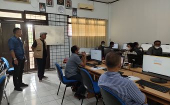 Wamustofa Hamzah Monitoring Test Tertulis Calon Anggota Panwaslu Kecamatan di Kabupaten PPU