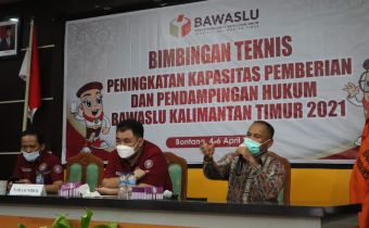 Persiapan PHP Jelang Pemilihan Tahun 2024, Bawaslu Kaltim Gelar Bimtek Peningkatan Kapasitas Pemberian dan Pemberian Hukum.