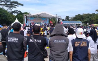 Bawaslu Kaltim turunkan Pengawas Lakukan Pengawasan Kampanye Rapat Umum (Jalan Sehat) Relawan Capres dan Cawapres Nomor Urut 2 di Balikpapan