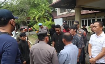 Bawaslu Kaltim Terima Aksi Mahasiswa Terkait Dugaan Gratifikasi Verifikasi Partai Politik Oknum Komisioner KPU Kukar